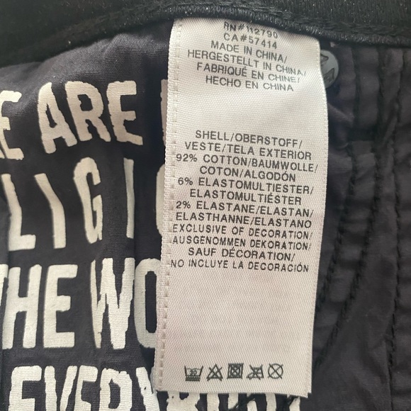 TRUE RELIGION Feathered Black Jennie Curvy Ankle Embellished Jeans Size 32 - Picture 13 of 16